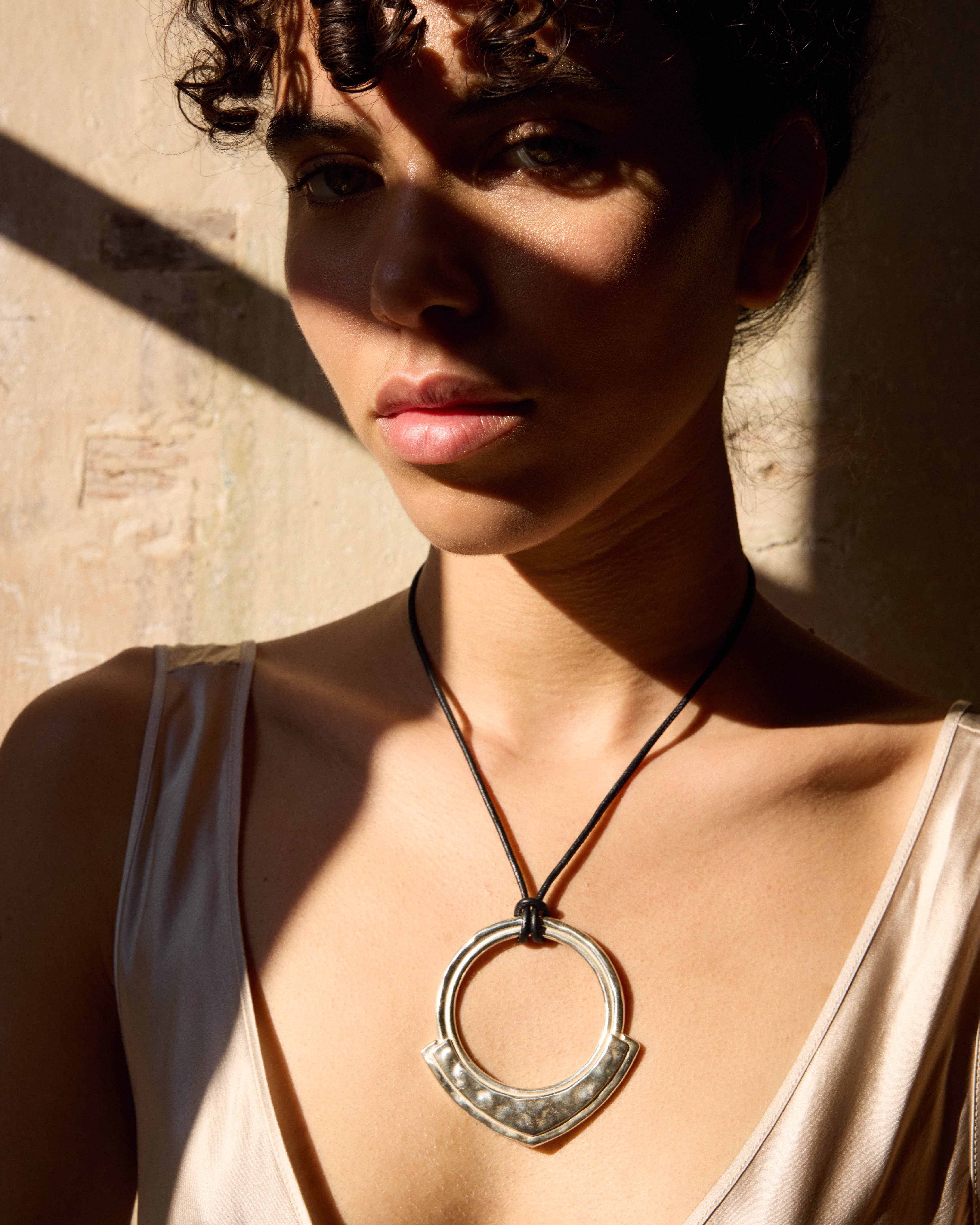 Harlow Arch Pendant Necklace
