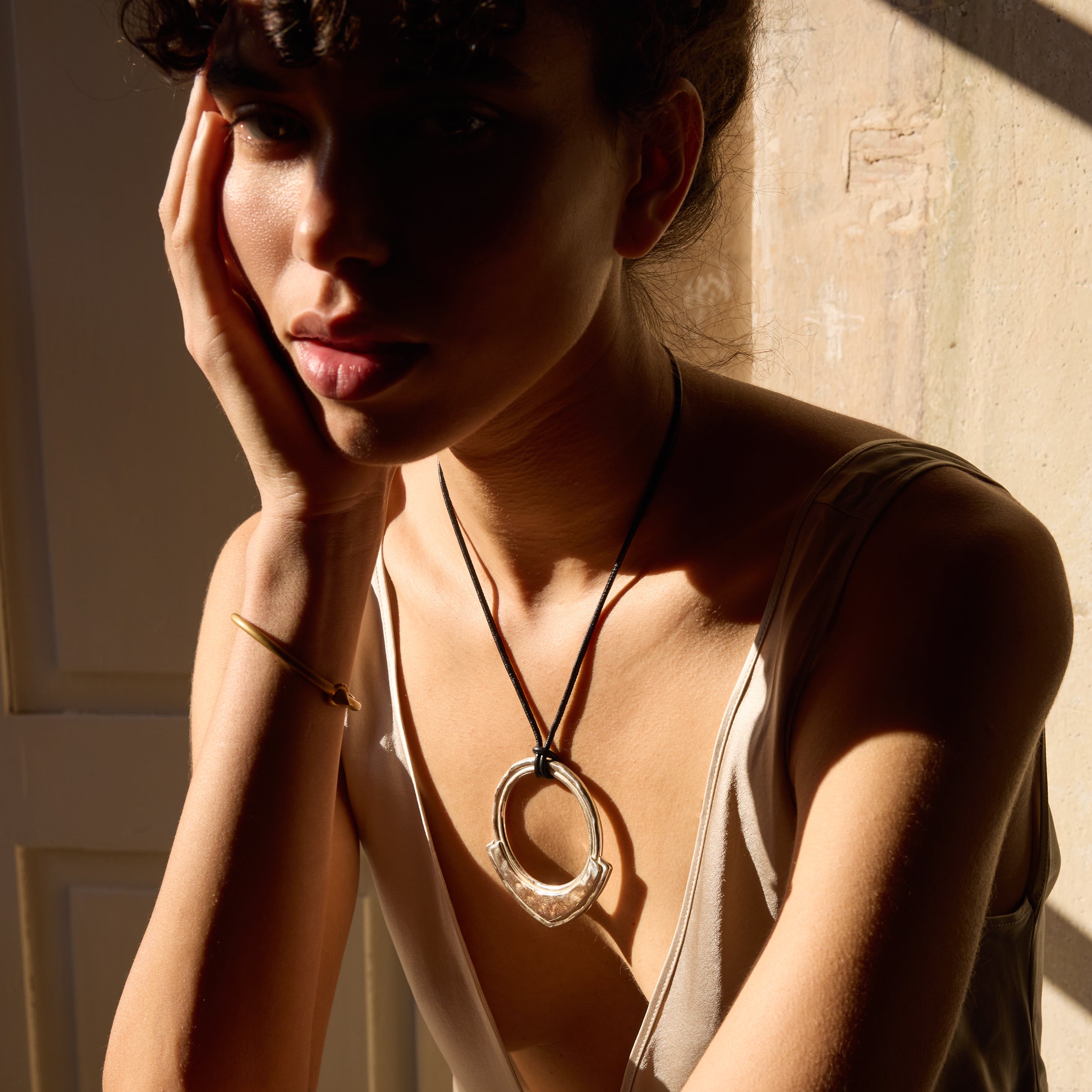 Harlow Arch Pendant Necklace