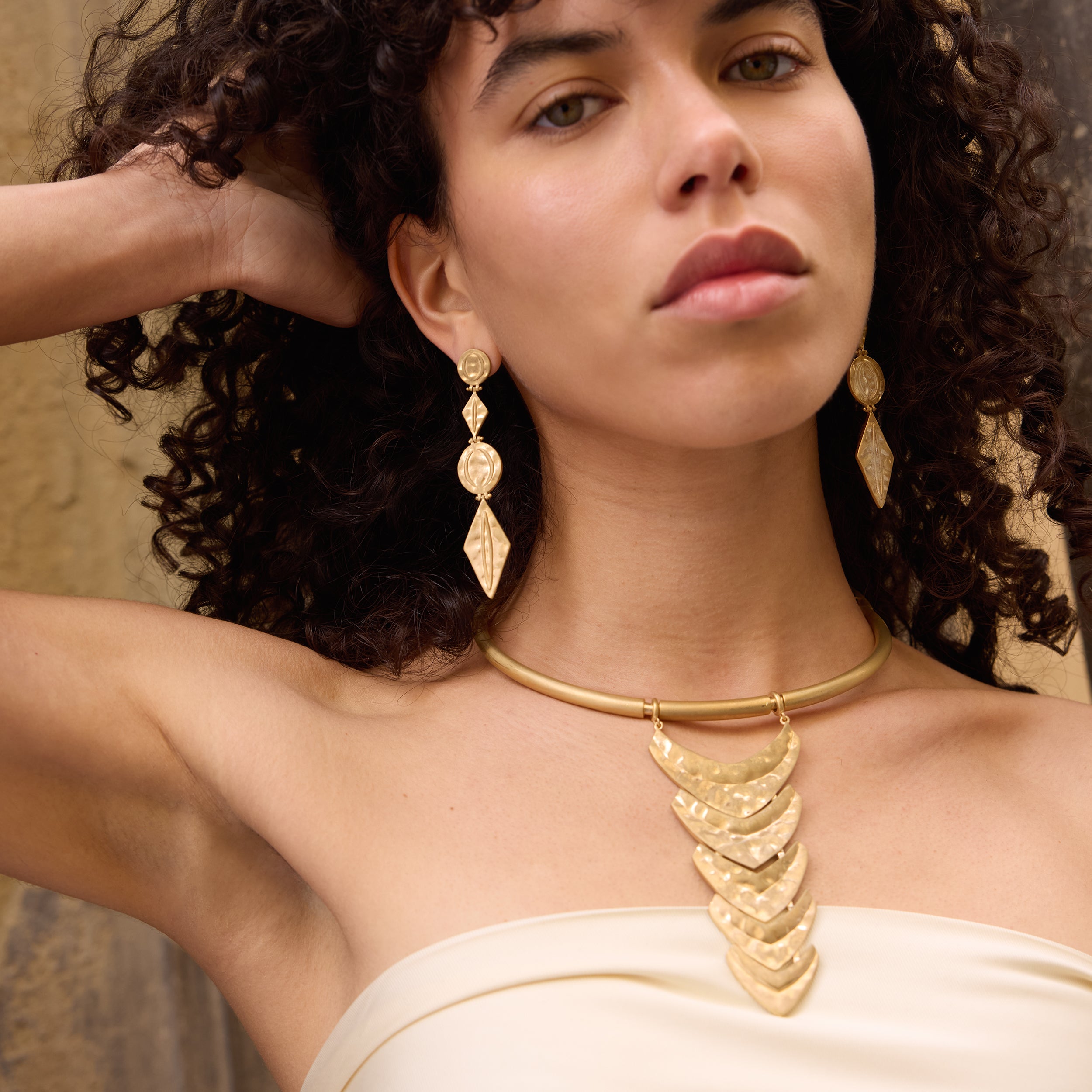 Harlow Arch Collar Necklace