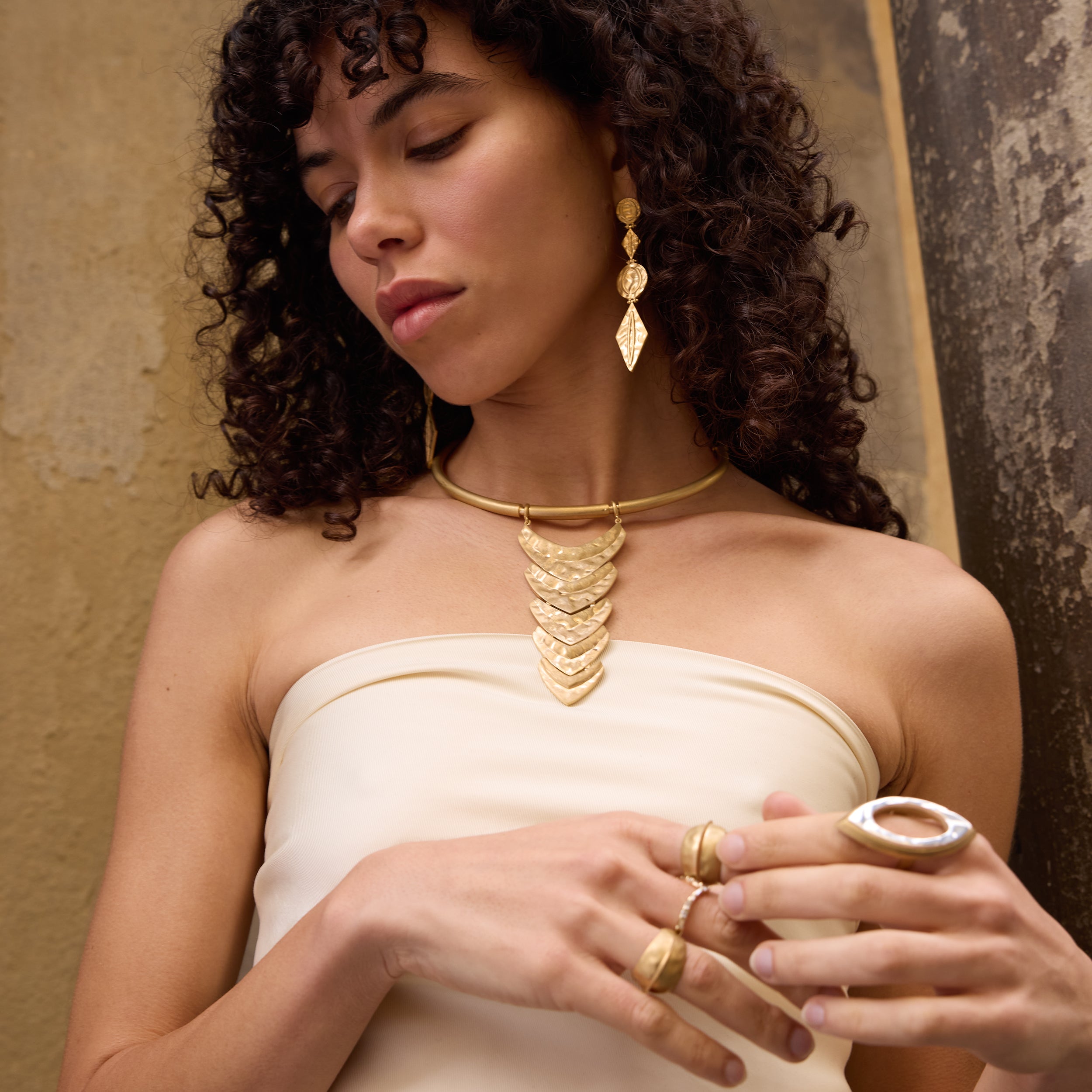 Harlow Arch Collar Necklace